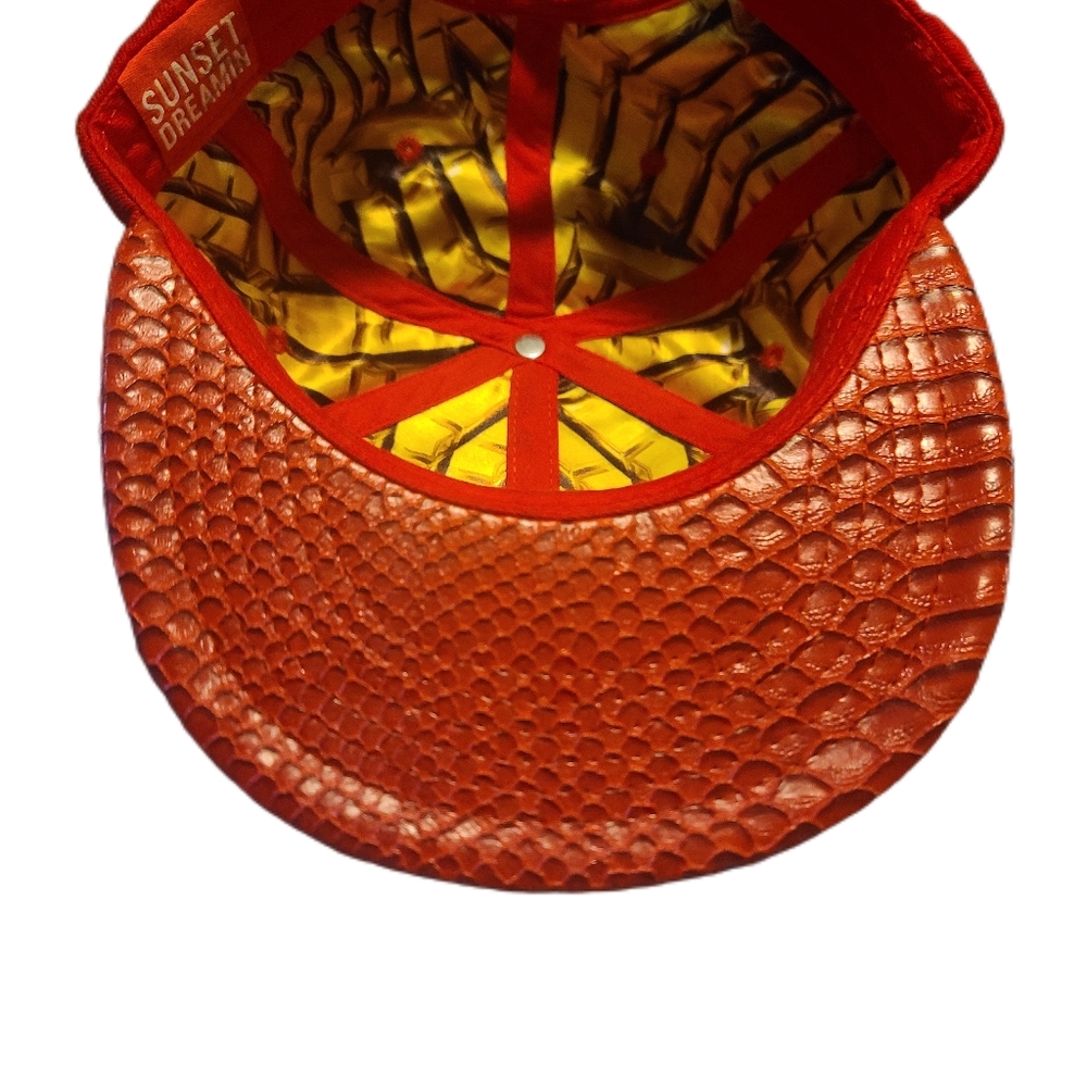 Red cap - Picture 2 of 3